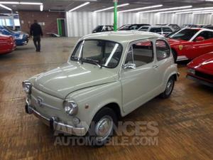 Fiat 600 beige