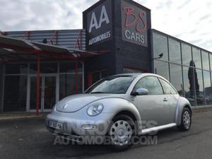 Volkswagen New Beetle  Base gris