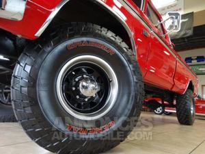 Ford F cylindres 360ci  rouge