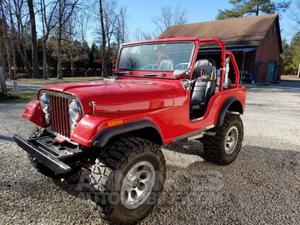 Jeep CJ5 - CJ8 8 cylindres  rouge