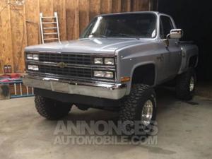 Chevrolet C/K Pickup  cylindres  argent