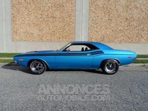 Dodge Challenger 8 cylindres 340ci  bleu