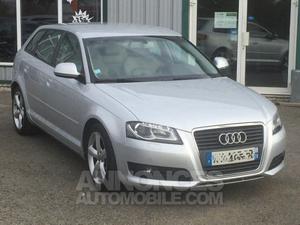 Audi A3 Sportback 1.6 TDI 105 LUXE S-TRONIC gris clair