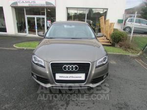 Audi A3 Sportback 2.0 TDI140 DPF S Line plus StopStart gris