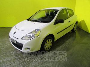 Renault CLIO III STE 1.5 DCI 75CH GENERIQUE 3P blanc