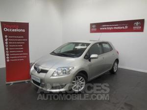 Toyota AURIS 124 VVT-i Luna MMT 5p gris clair