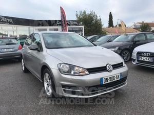Volkswagen Golf gris fonce metal