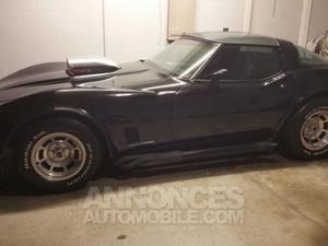 Chevrolet Corvette C3 noir laqué