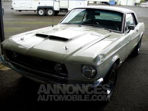 Ford Mustang GT blanc laqué