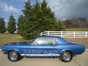 Ford Mustang GTA bleu laqué