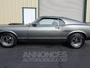 Ford Mustang MACH1 gris foncé laqué