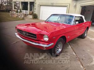 Ford Mustang cabriolet rouge laqué