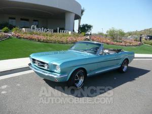 Ford Mustang cabriolet turquoise laqué