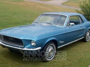 Ford Mustang coupé bleu laqué