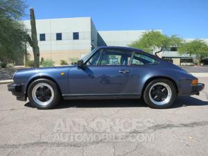 Porsche 911 Carrera bleu foncé laqué