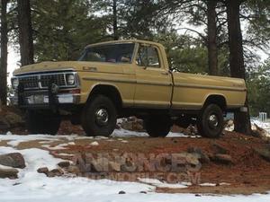 Ford F cylindres  jaune