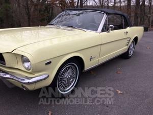 Ford Mustang 6 cylindres  jaune