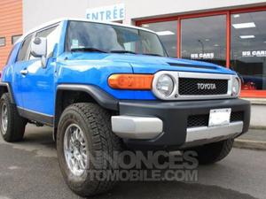 Toyota FJ Cruiser V6 4.0L 239 CV bleu