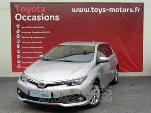 Toyota AURIS HSD 136h Dynamic gris clair