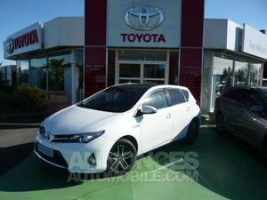 Toyota AURIS HSD 136h SkyBlue blanc pur