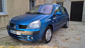 RENAULT Clio v Luxe Privilège Proactive A