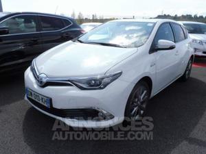 Toyota AURIS HSD 136h Executive blanc pur