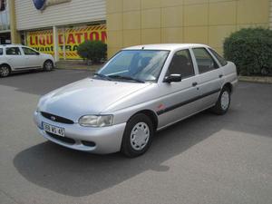 Ford Escort 1.8 TD 70ch Ghia 5p d'occasion