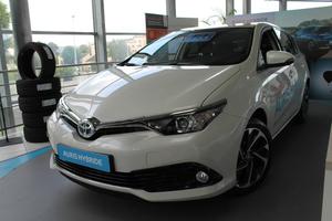 TOYOTA Auris HSD 136h Design