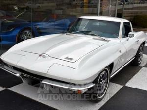 Chevrolet Corvette C2 blanc laqué