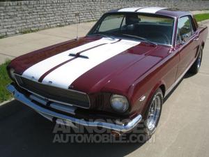 Ford Mustang coupé bordeaux laqué