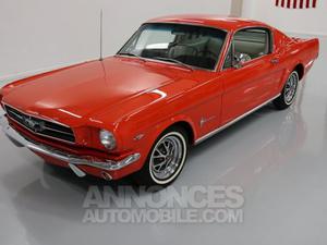 Ford Mustang fastback orange laqué