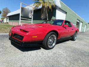 Pontiac Trans Am coupé rouge laqué