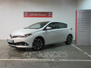 Toyota AURIS HSD 136h Design blanc nacre