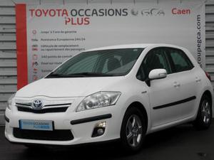 TOYOTA Auris HSD 136h Dynamic 15" 5p