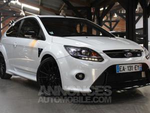 Ford Focus 2 RS II 2 2.5 T 305 RS BV6 blanc