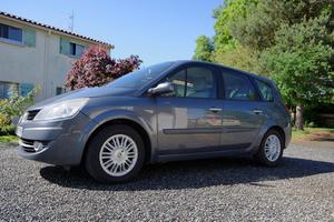 RENAULT Grand Scenic 1.9 dCi 130 FAP Carminat 7 pl