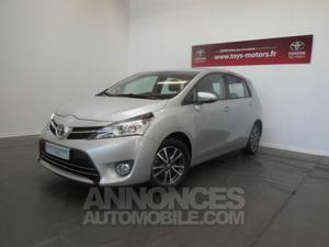 Toyota VERSO 112 D-4D Dynamic 5 places gris clair