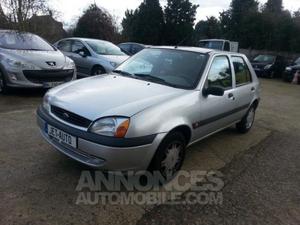 Ford Fiesta  TREND 5P gris