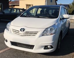 TOYOTA Verso 126 D-4D SkyView Edition 7 places