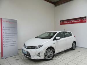 Toyota AURIS HSD 136h Dynamic blanc pur