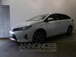 Toyota AURIS TOURING SPORTS HSD 136h Dynamic blanc nacre