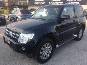 MITSUBISHI PAJERO  