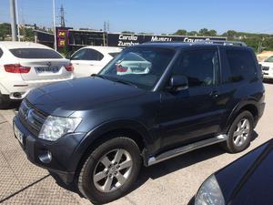 MITSUBISHI PAJERO  