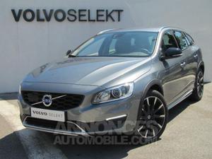 Volvo V60 Cross Country D4 AWD 190ch Summum Geartronic gris