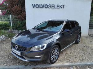 VOLVO V60 CROSS COUNTRY  