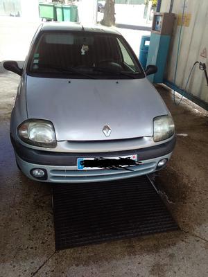 RENAULT Clio 1.9 D RXE