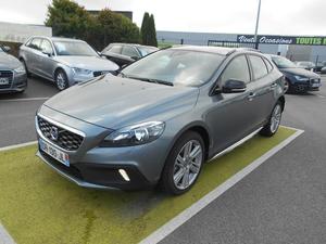 VOLVO V40 DCH MOMENTUM