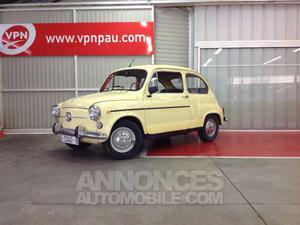 Fiat 600 jaune