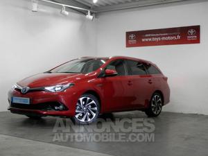 Toyota AURIS TOURING SPORTS HSD 136h Design rouge persan