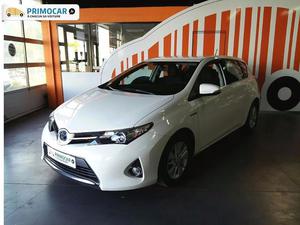 TOYOTA Auris HSD 136h Business 15"